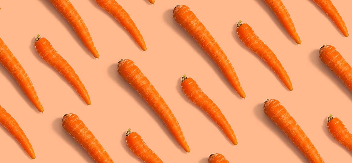 Любит ли морковь. Морковь. Кот морковь. Котик из морковки. Котик морковьз бисера.